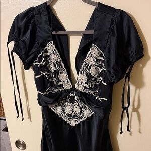 Free people. Elegant Black Dress with White Floral Embroidery